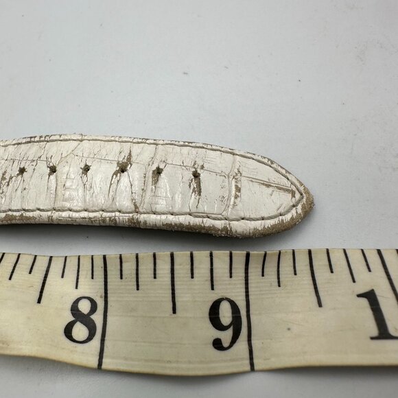 Guess Watch Women Silver Tone Heart Dial White Leather Band New Battery 9.5 Inch - Picture 12 of 13